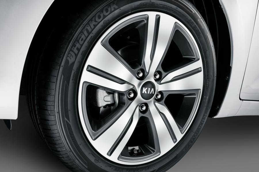 Колеса Kia K4 Cachet 2017 года  (фото 5 из 14)